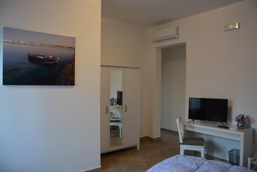 Colori Del Salento Bed & Breakfast เชลลิโน ซานมาร์โก ภายนอก รูปภาพ